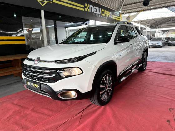 FIAT TORO 2.0 16V TURBO DIESEL VOLCANO 4WD AT9 FIAT TORO 2.0 16V TURBO DIESEL VOLCANO 4WD AT9